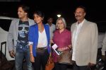Vivek Oberoi leaves for IIFA with family in Mumbai Airport on 23rd June 2011 (20).JPG